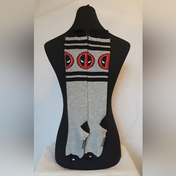 Marvel Deadpool Knee-high Socks - Picture 5 of 5